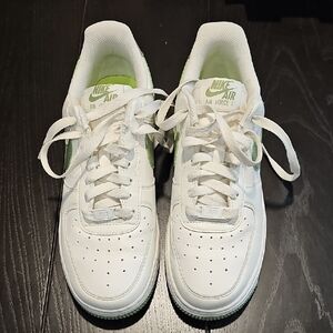 Nike Air Force 1 Womens Shoes - White and Green